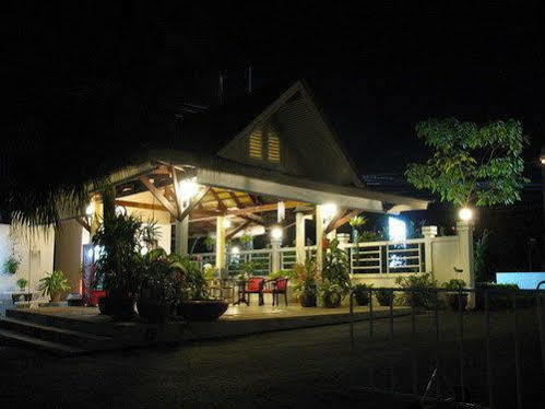 Krabi Flora Hotel Exterior photo